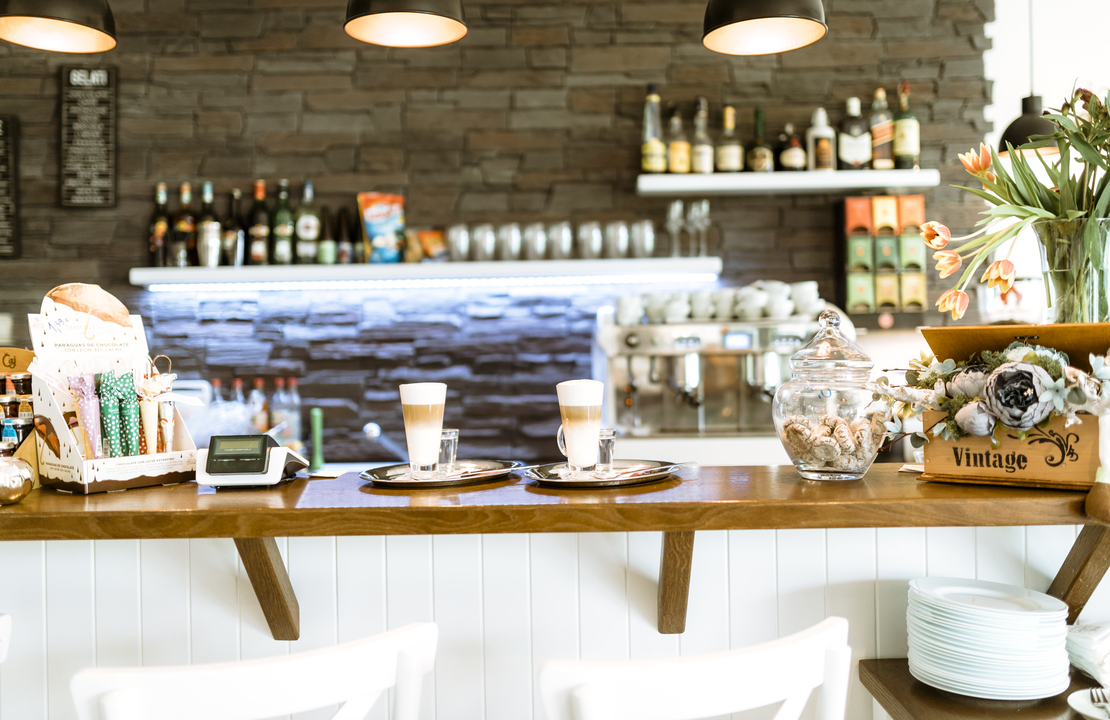  Cafetería del sector HORECA ofreciendo sus productos